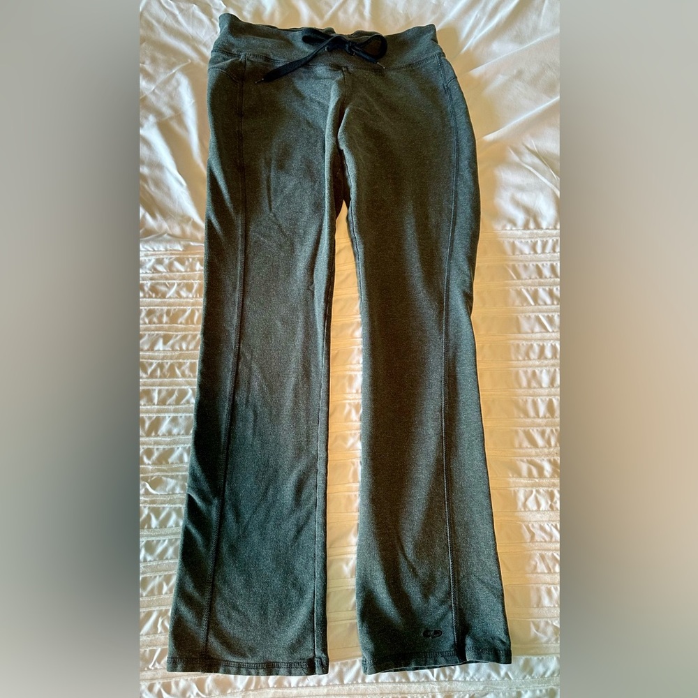 🍀C9 by Champion Sweatpants Size Medium Gray. Pre-owned.